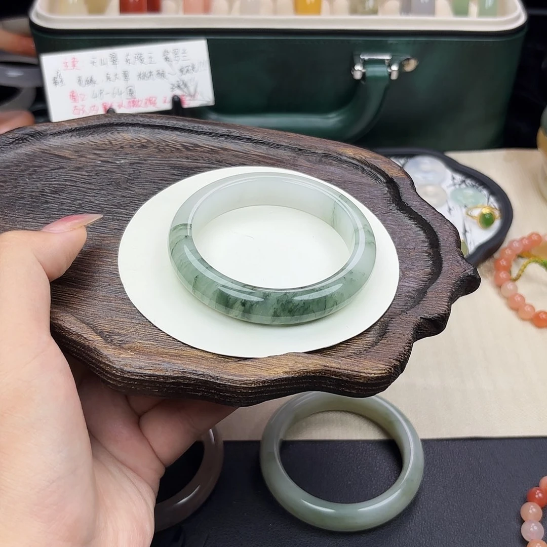 石英质玉未镶嵌手镯