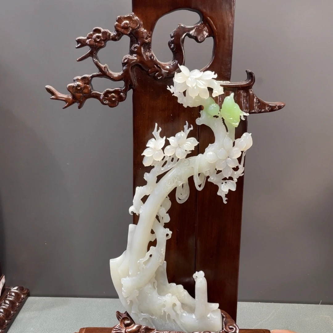 和田玉未镶嵌把件