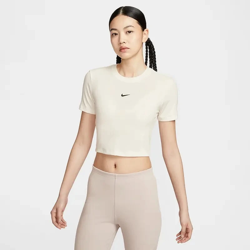 NIKE/耐克女子短款T恤刺绣时尚修身高腰短款圆领上衣II1865133
