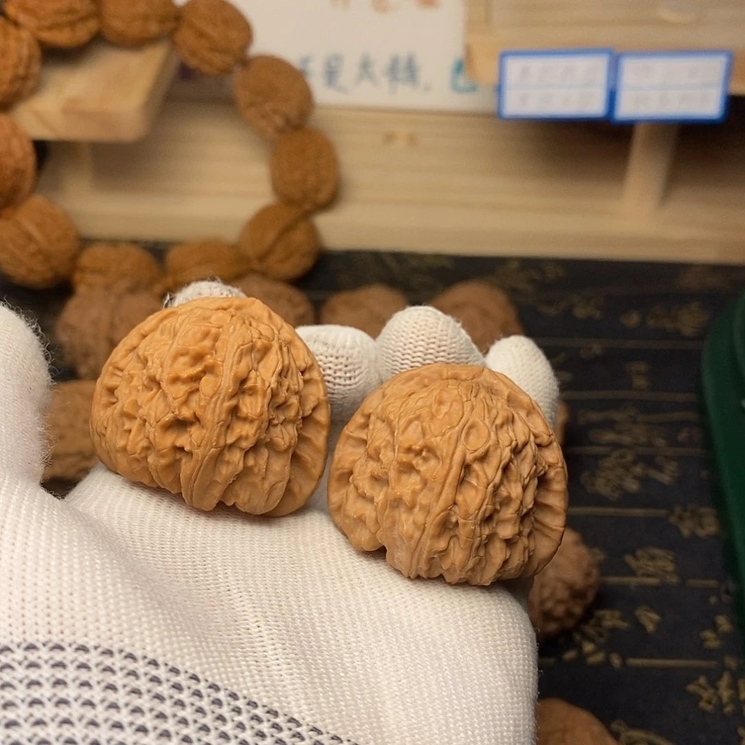 文玩核桃把件白狮子40