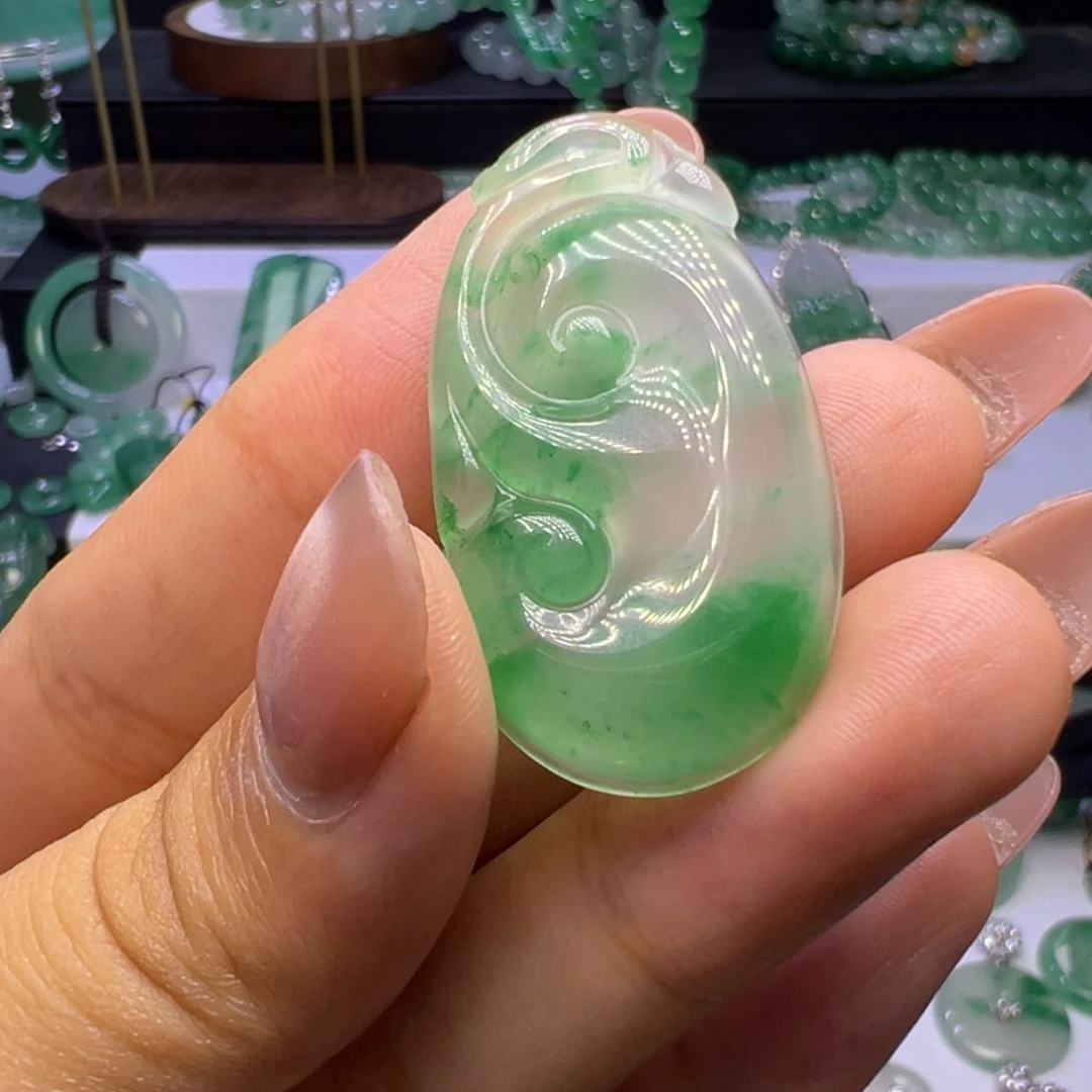 石英质玉（非洲翠）未镶嵌颈饰