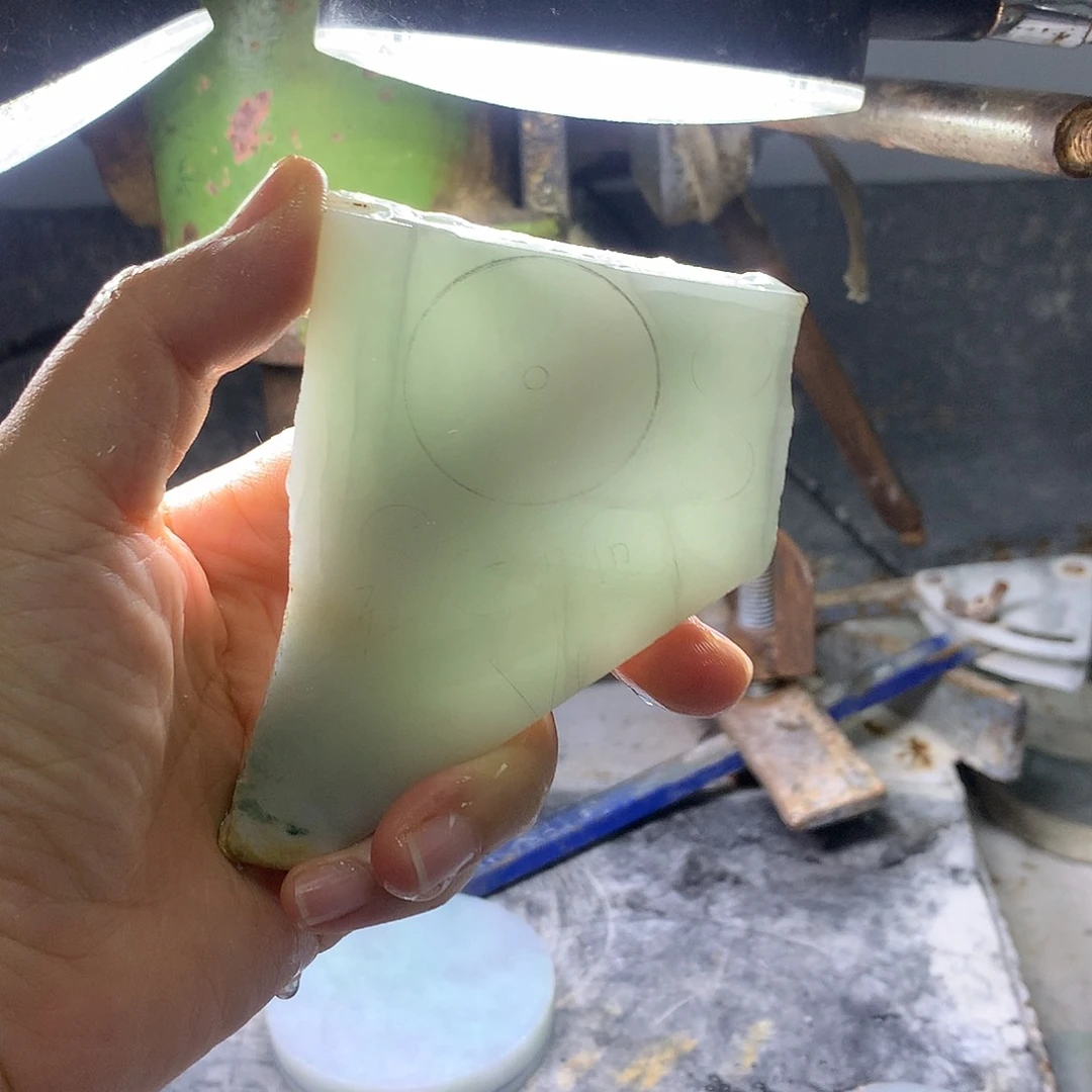 定制翡翠未镶嵌挂件