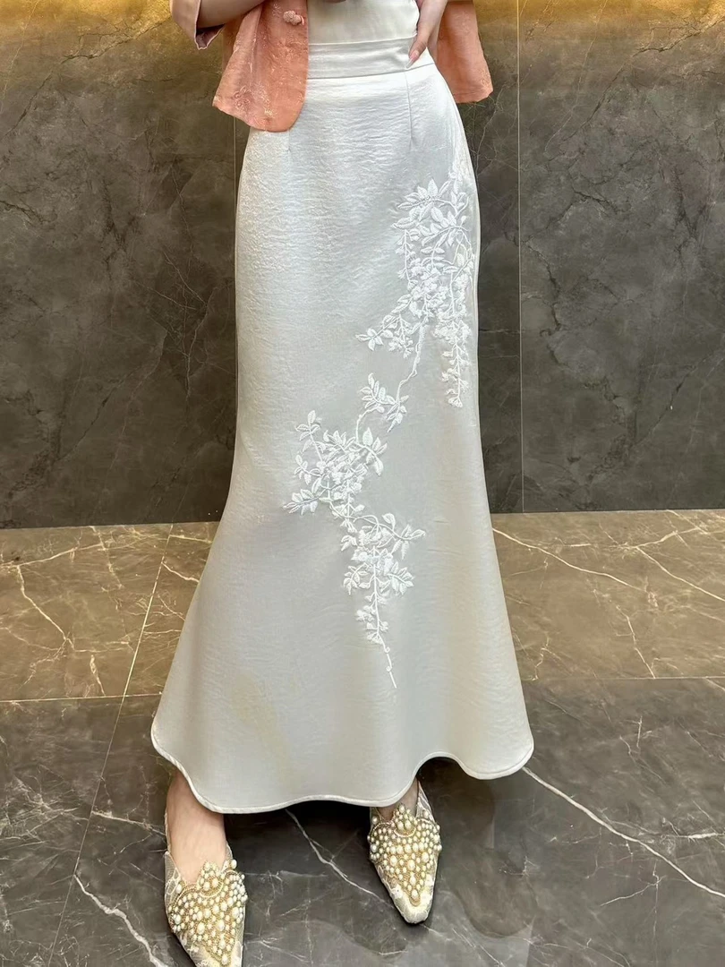 3623新国潮浮雕刺绣半身裙