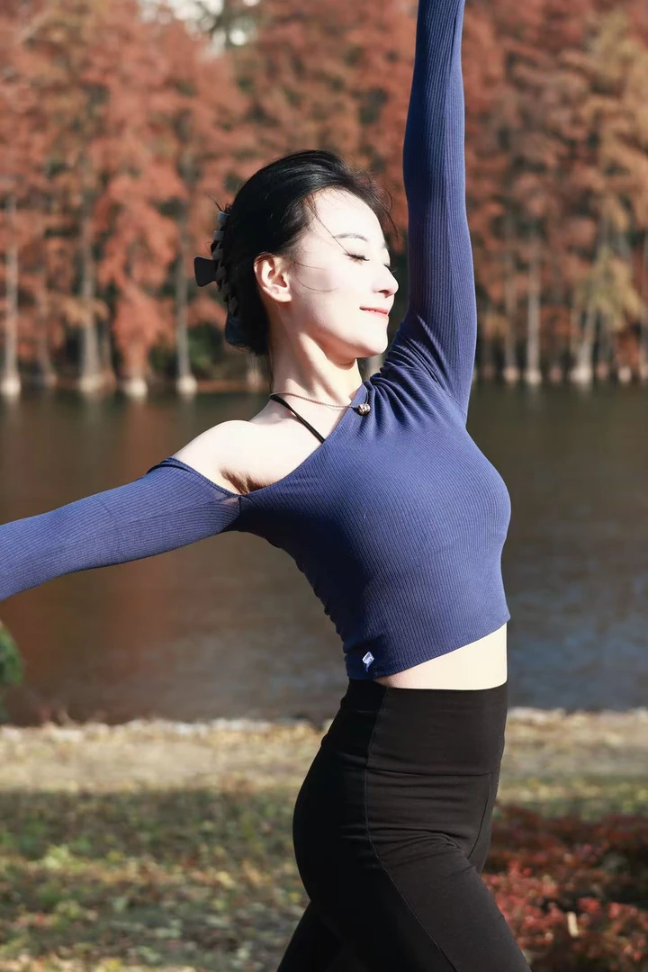 珊珊老师同款韩国小众斜肩修身罩衫