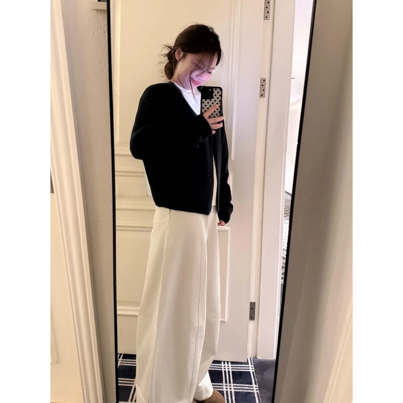 黑色宽松慵懒风毛衣秋冬新款高级感V领套头针织衫白色阔腿牛仔裤