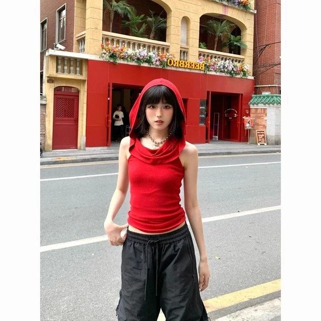 红色纯欲性感辣妹无袖连帽t恤女夏季2025新款别致设计感修身上衣