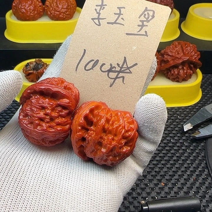 文玩核桃吊坠李*玺白狮子
