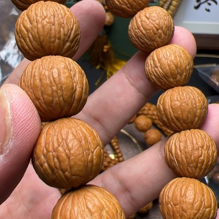 猴头核桃吊坠咯你