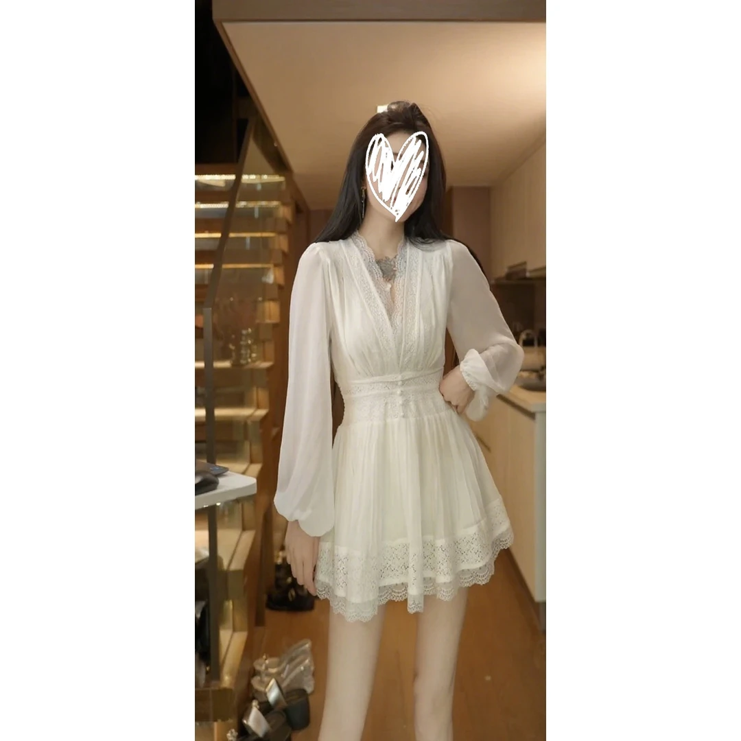 【法式浪漫】2025年法式短款连衣裙绝美花边设计感轻奢收腰连衣裙女