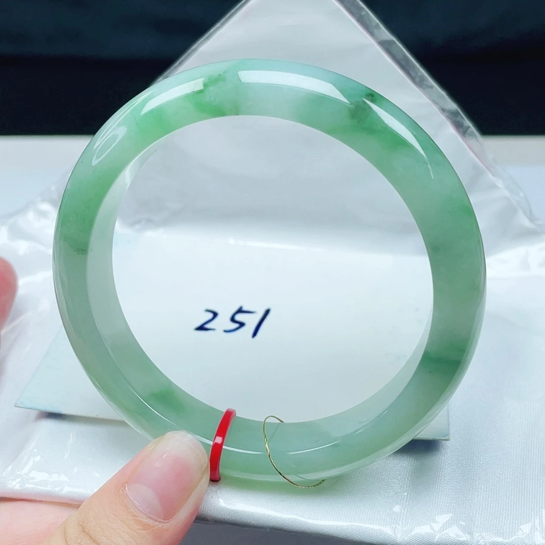 翡翠未镶嵌手镯正圈60.7