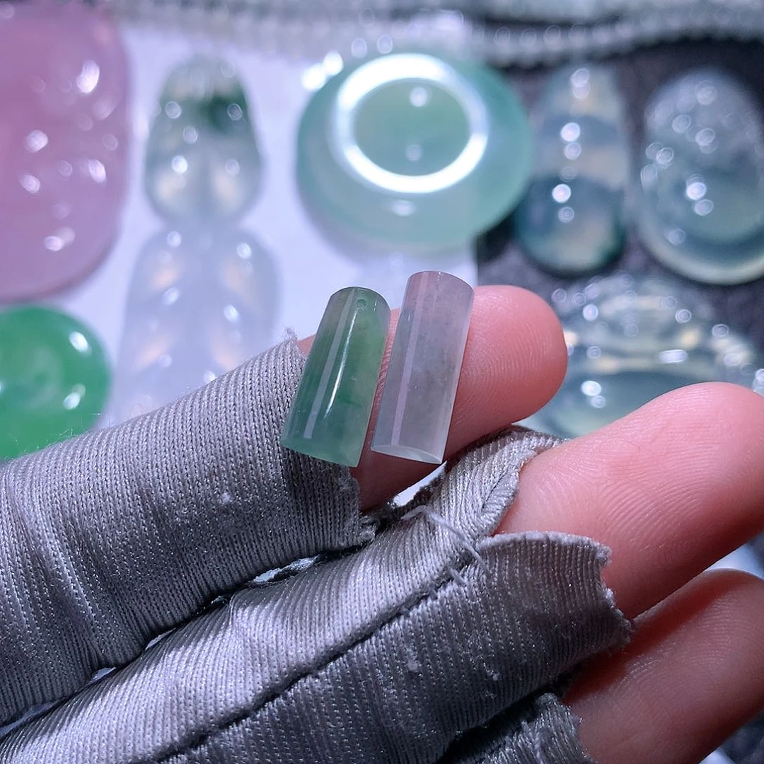 【闪购商品】翡翠未镶嵌颈饰一对