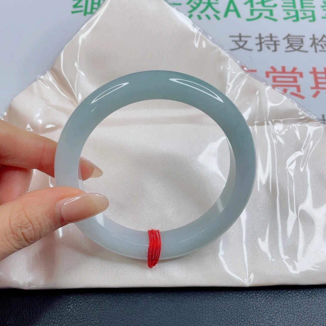d***1翡翠未镶嵌手镯冰蓝