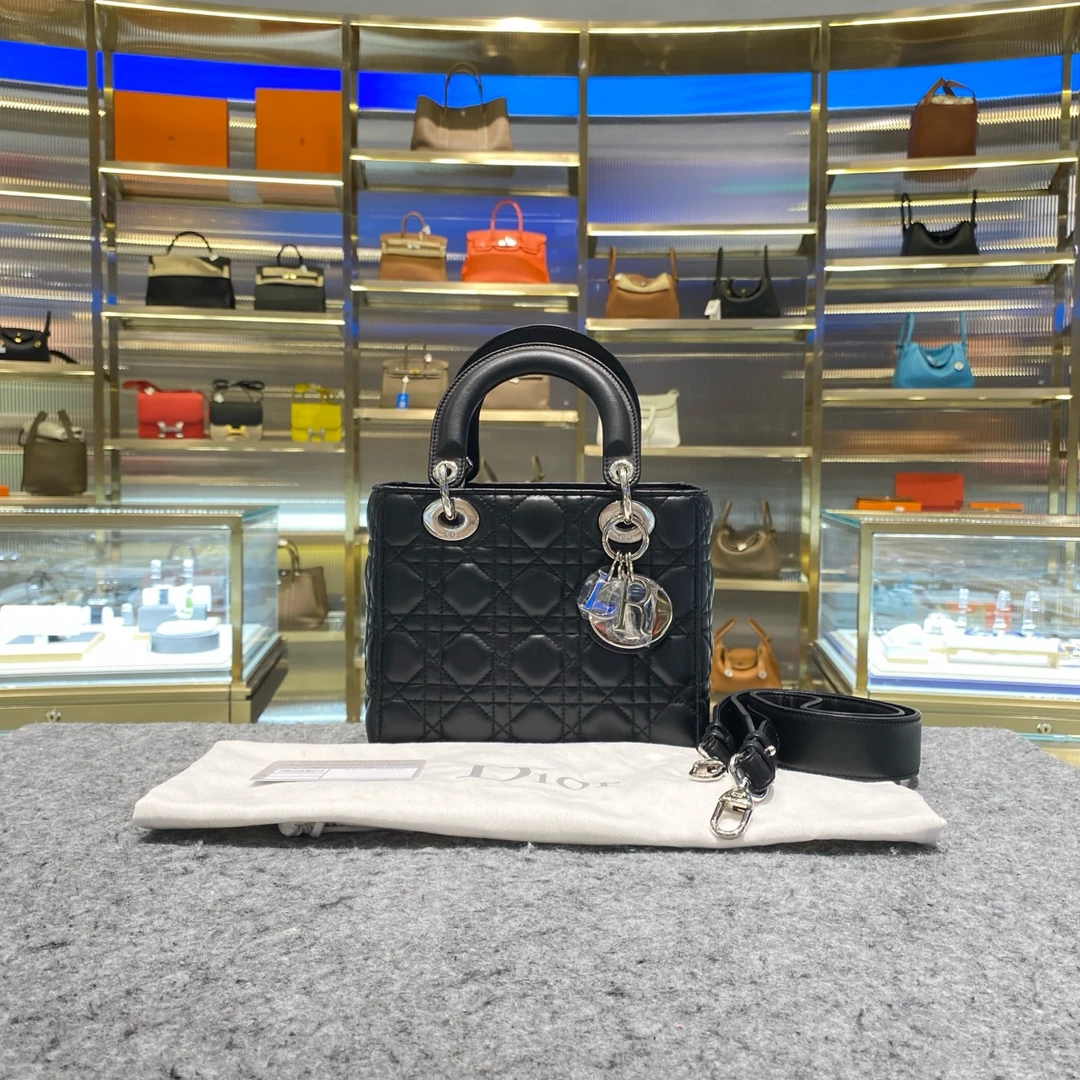 全新未使用 DIOR/迪奥 羊皮黑色四格 徽章款手提包 尺寸20*17*8