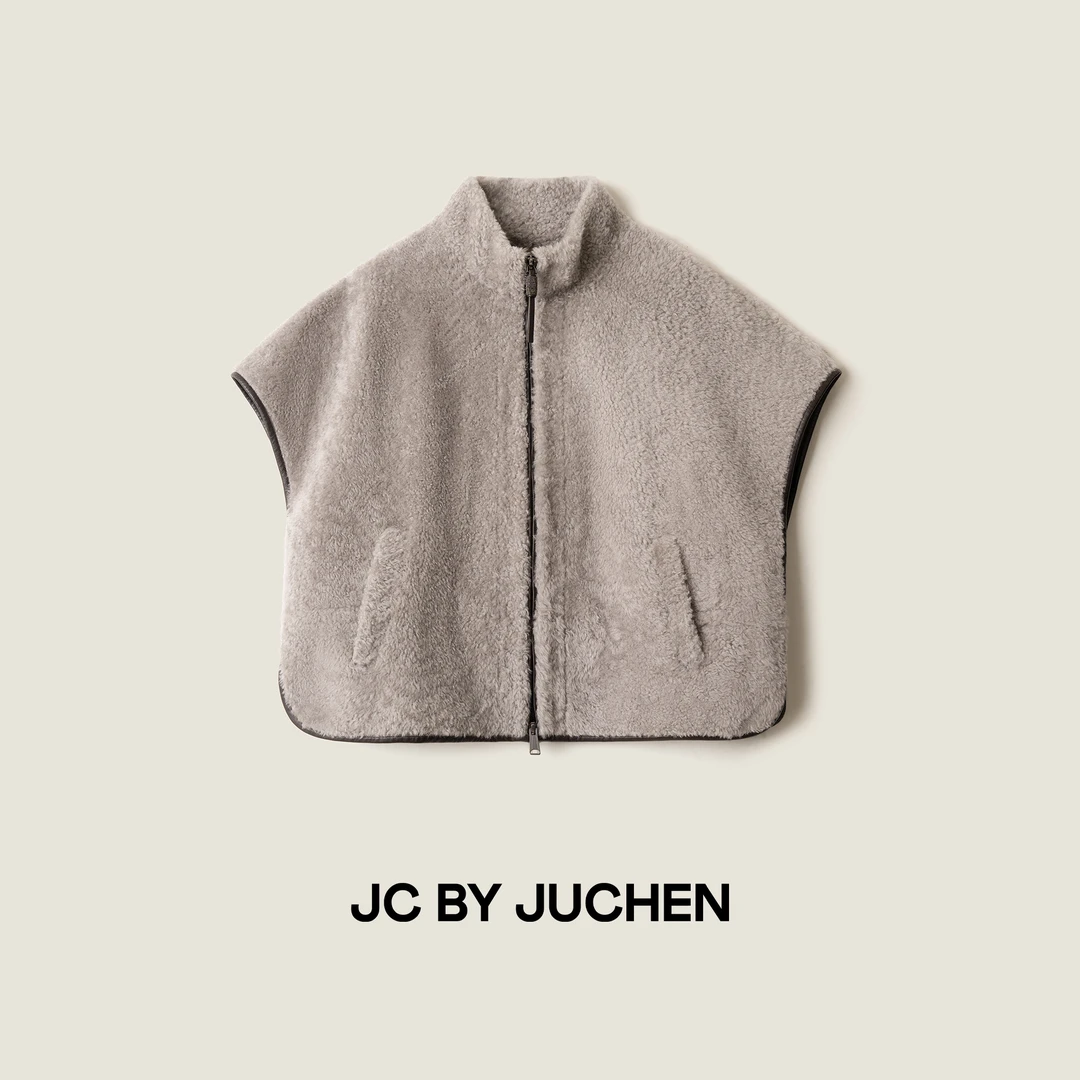 黑标线“小松茸”南法拉贡羊皮毛一体阔肩斗篷式马夹 FW116084-896