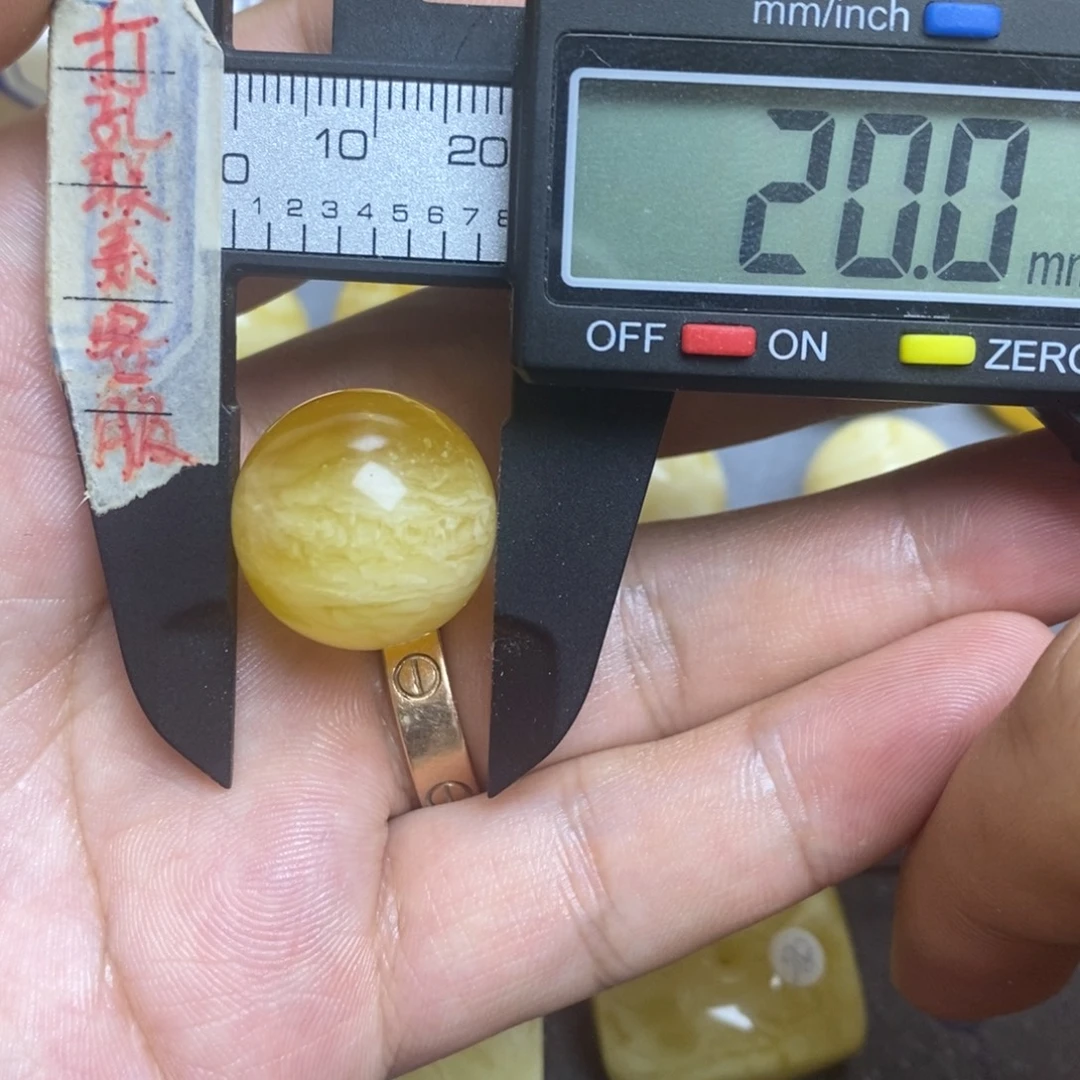 蜜蜡未镶嵌裸石20微瑕圆珠