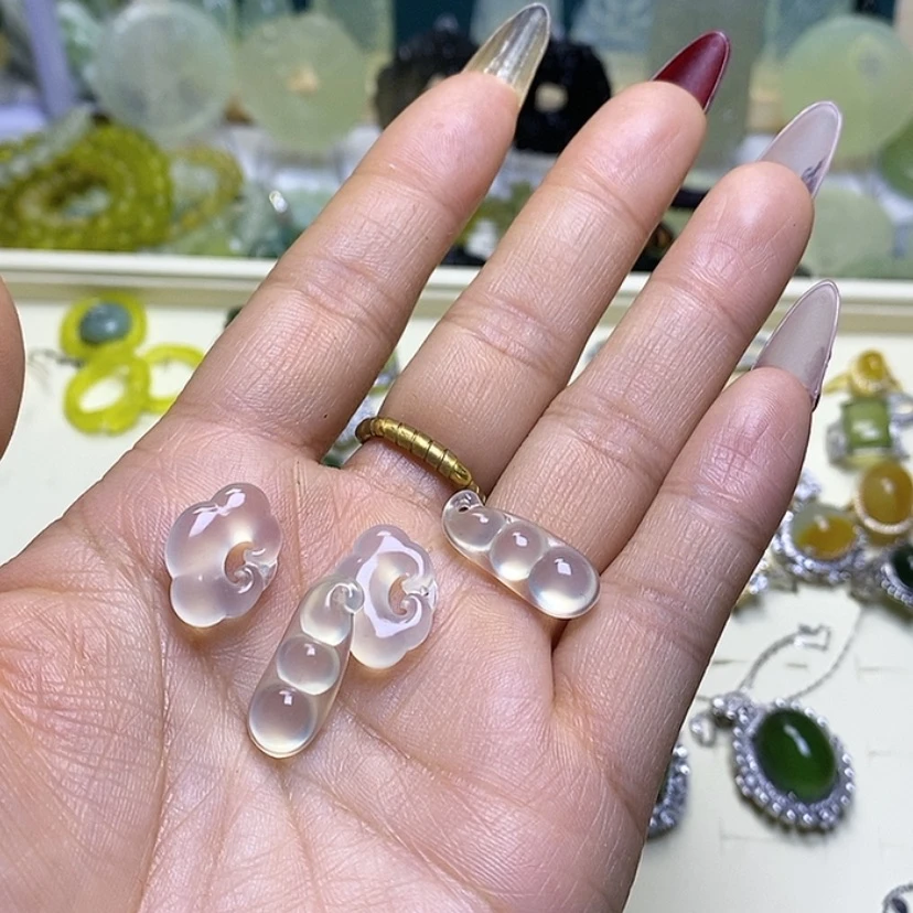 【闪购商品】蛇纹石玉颈饰未镶嵌小****场