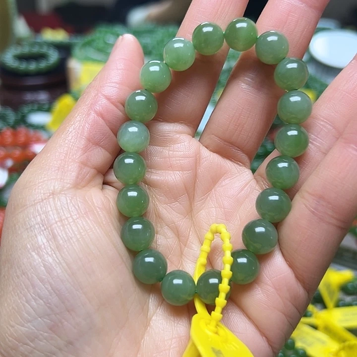 和田玉（碧玉）未镶嵌手链