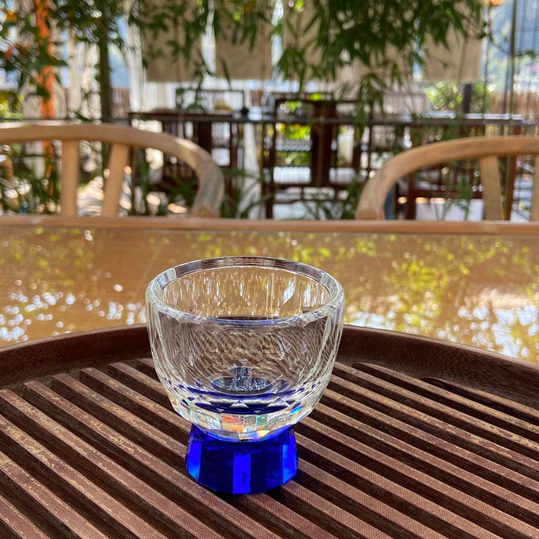 【闪购产品】T81蓝底创意水晶高足杯茶杯