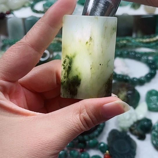 未镶嵌独山玉把件