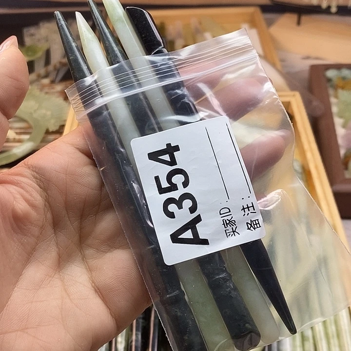 蛇纹石玉未镶嵌发饰小***蓓