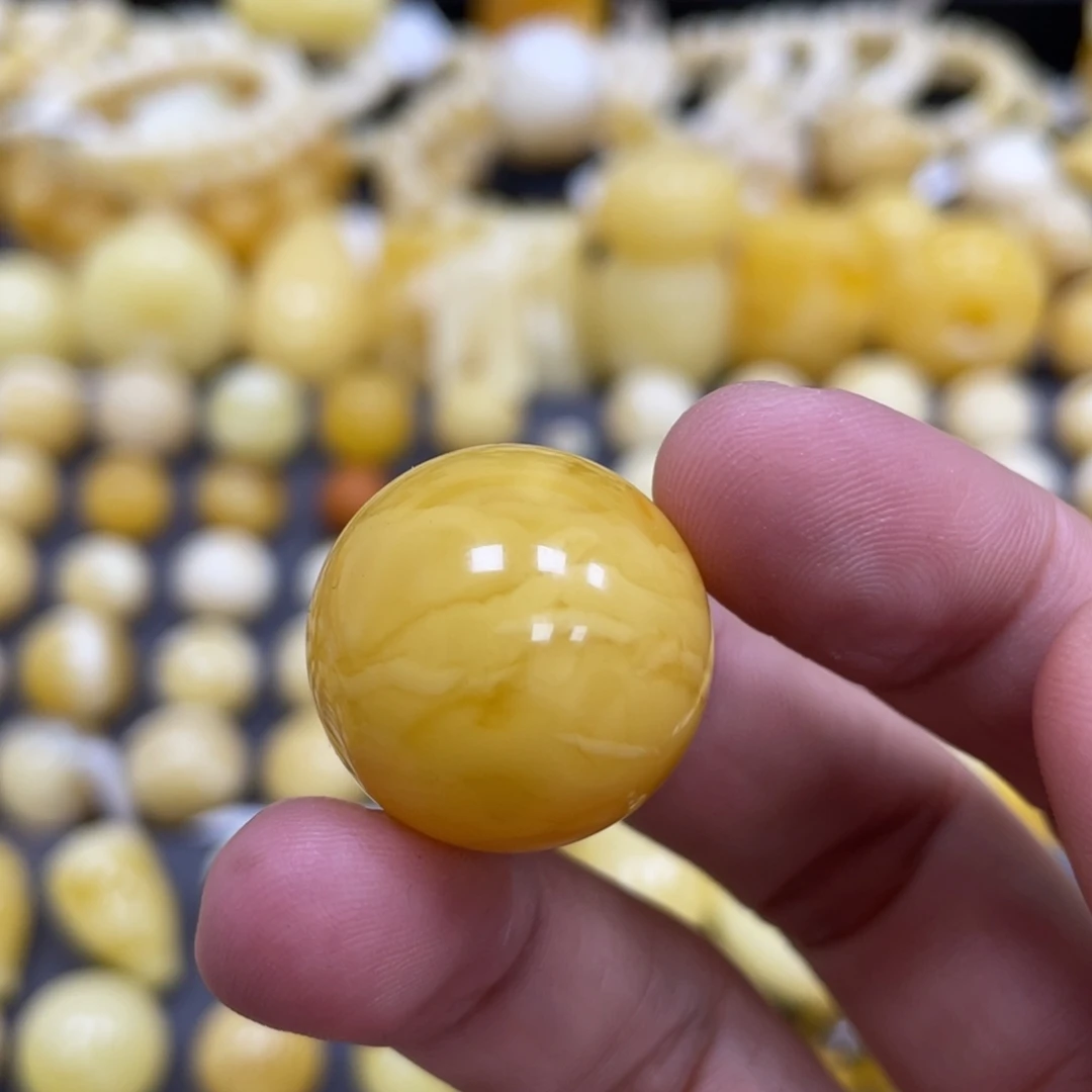 蜜蜡未镶嵌裸石22.2mm瑕