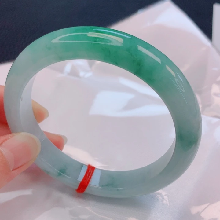 翡翠未镶嵌手镯63圈口