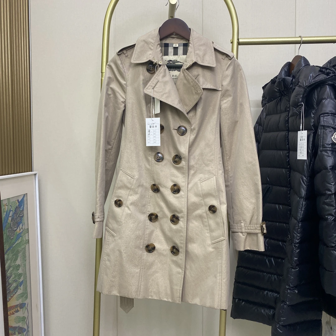99新 BURBERRY/博柏利 博柏利 亮点双排扣风衣外套 UK8码 11359