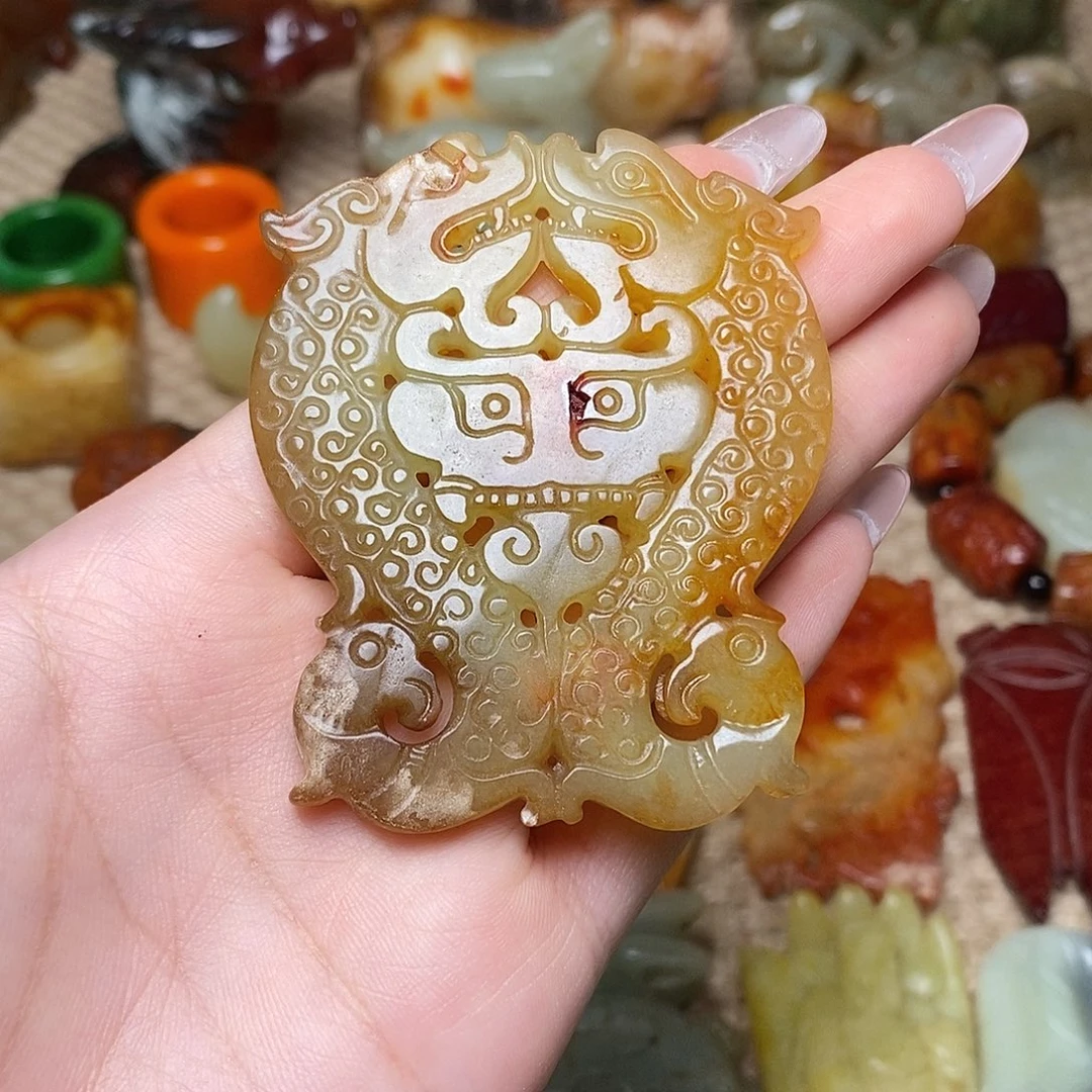 蛇纹石玉未镶嵌颈饰