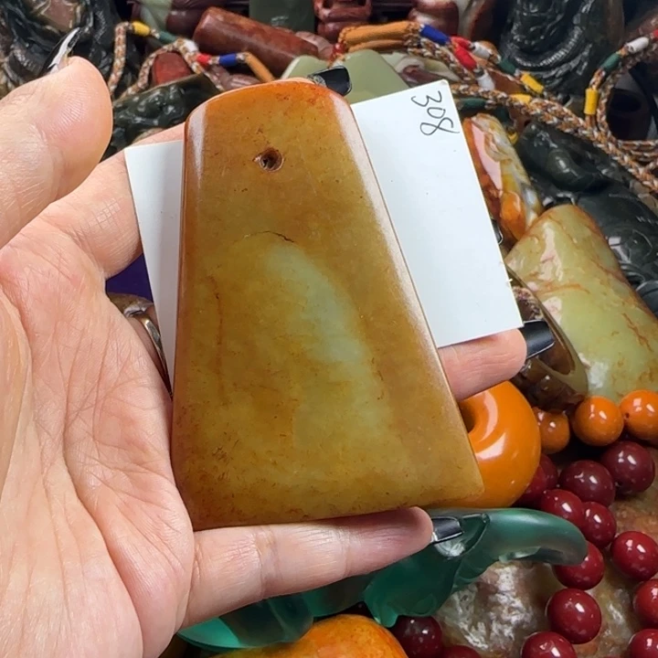 未镶嵌透闪石质玉珠宝奇石