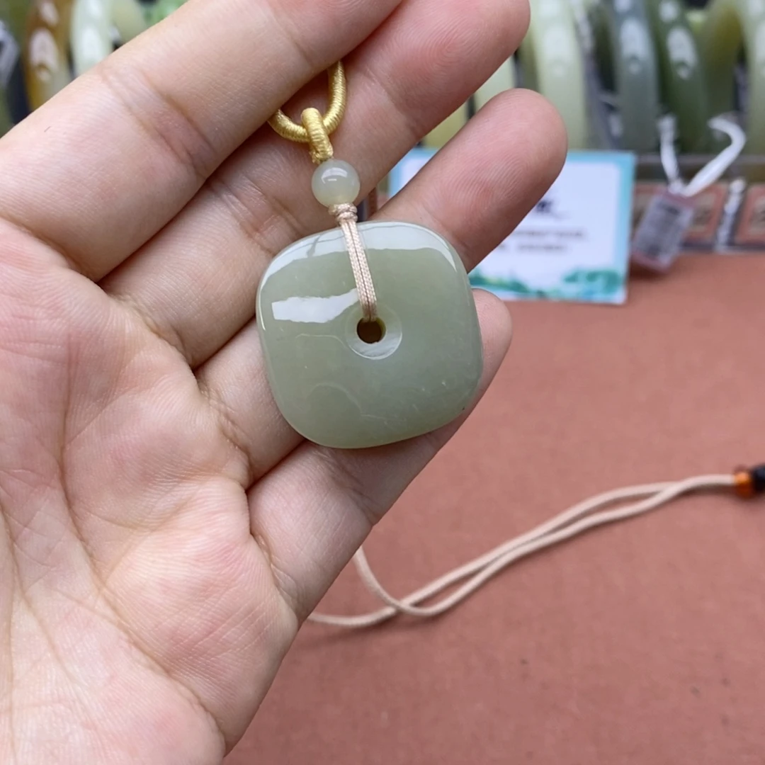 和田玉未镶嵌吊坠(不含链)