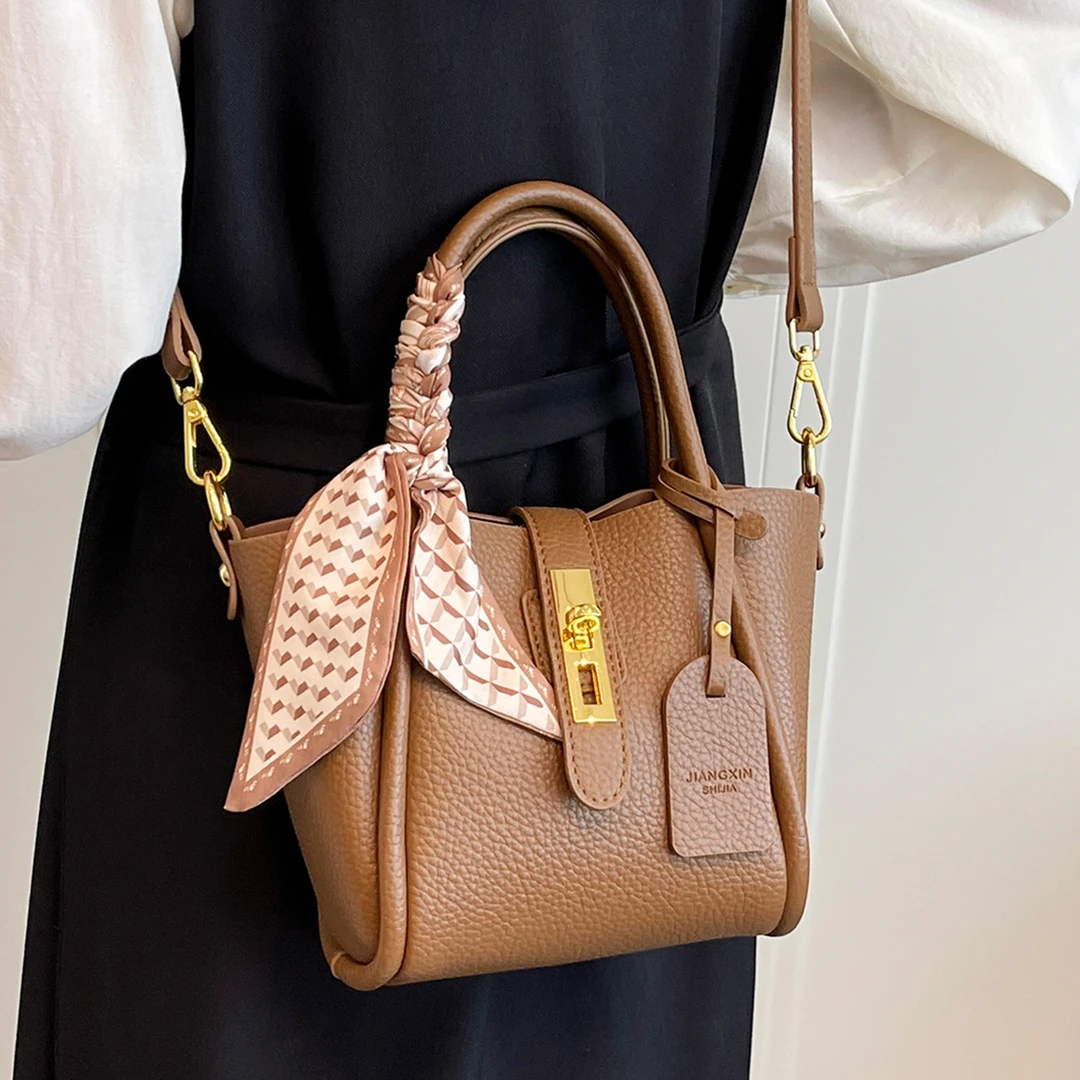 水桶包女2025新款秋冬高级感手提菜篮子包百搭单肩斜挎包通勤女包