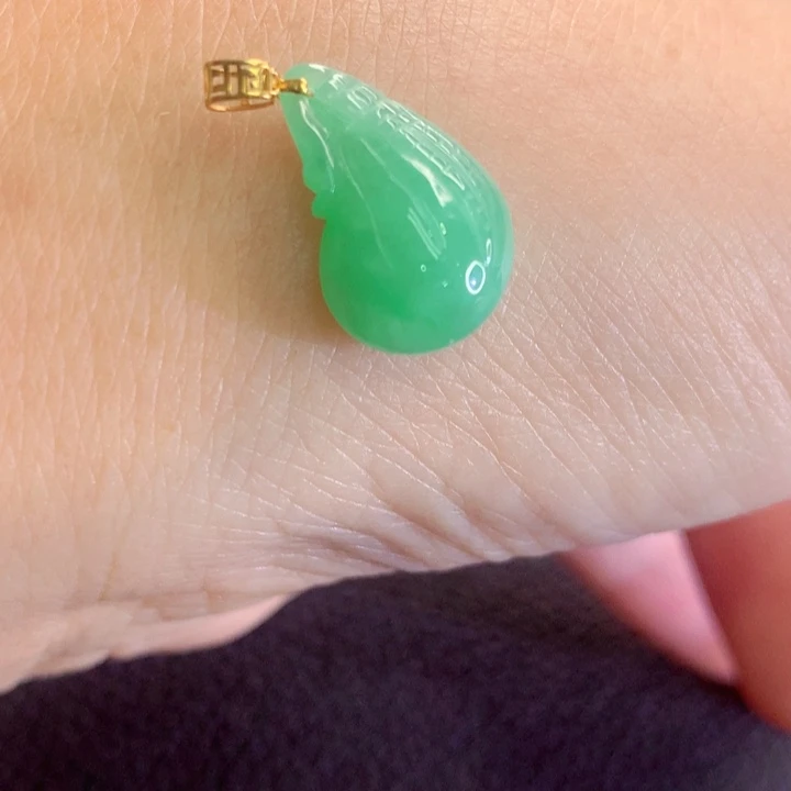 翡翠18K金镶嵌颈饰翡翠