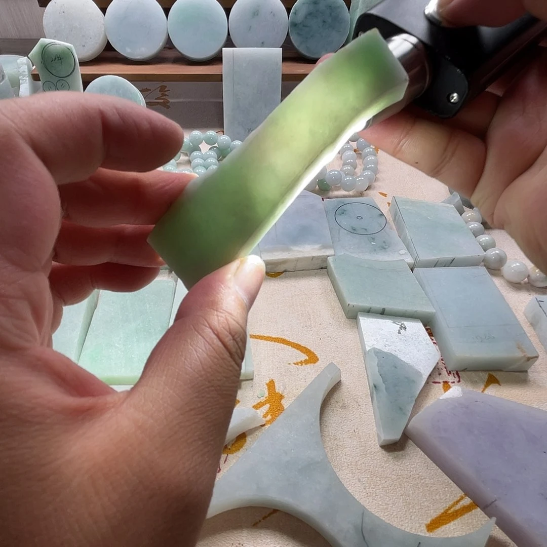 翡翠未镶嵌颈饰缅甸翡翠A货毛料