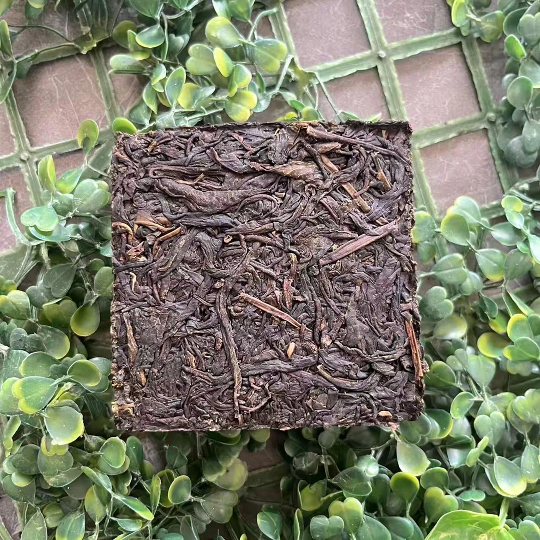 雨腾古茶 紫Q东来”神子山吴氏D有顶J紫芽200g/砖（9月28）