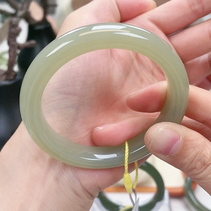 和田玉手镯56未镶嵌