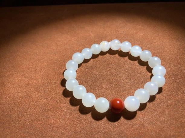 和田玉手串，手工雕刻