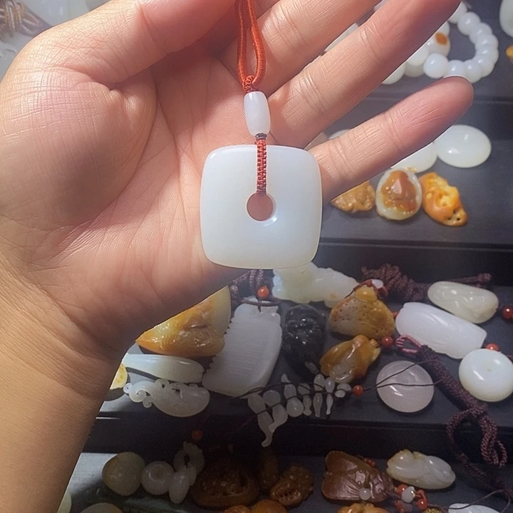 未镶嵌和田玉（白玉）挂件