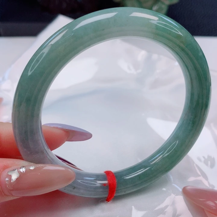 翡翠未镶嵌手镯（圆镯）