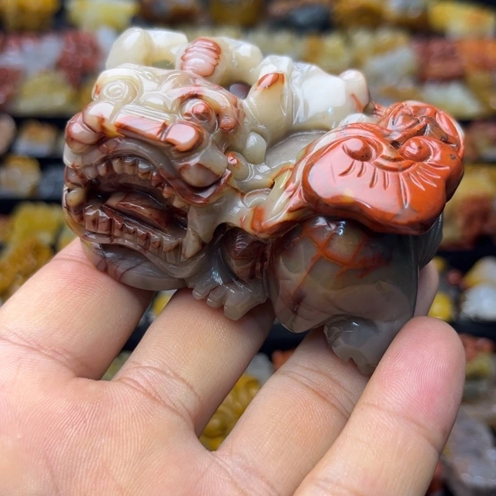 未镶嵌石英质玉（黄龙玉）颈饰