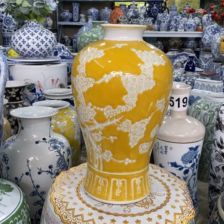 摆件手绘陶瓷彩绘梅瓶花瓶