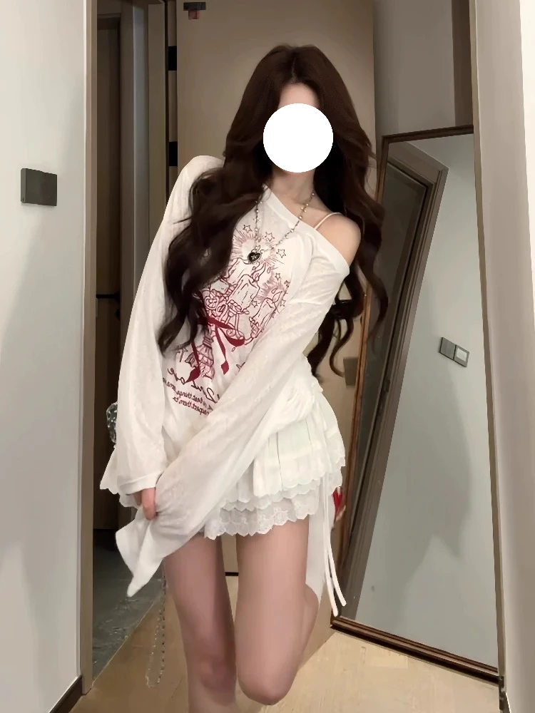 涂鸦斜肩T恤防晒罩衫春夏薄款宽松上衣加短裙
