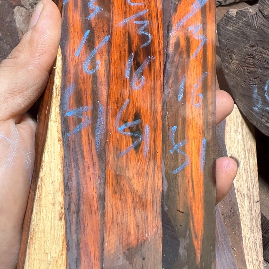 用***2交趾黄檀（大红酸枝）
