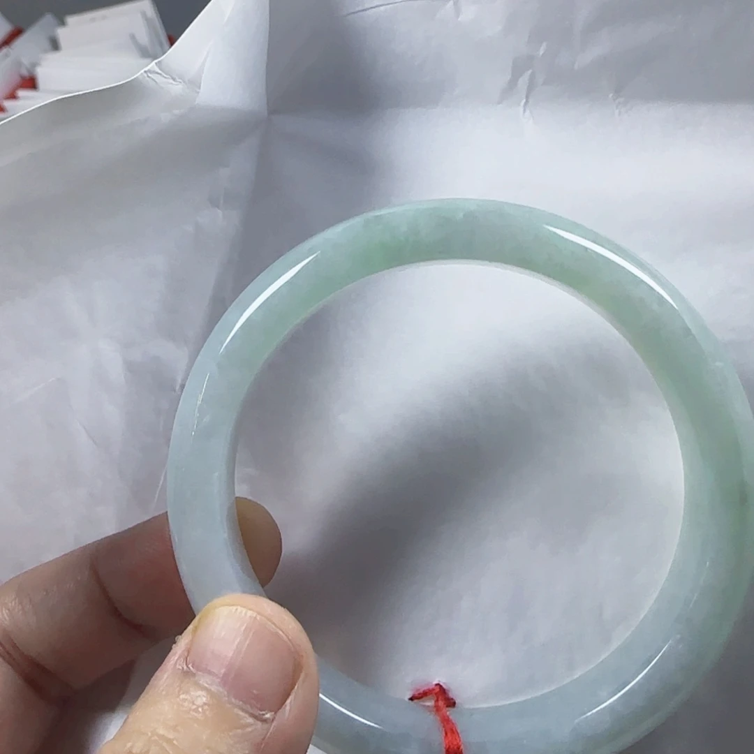 翡翠手镯未镶嵌欢**梦