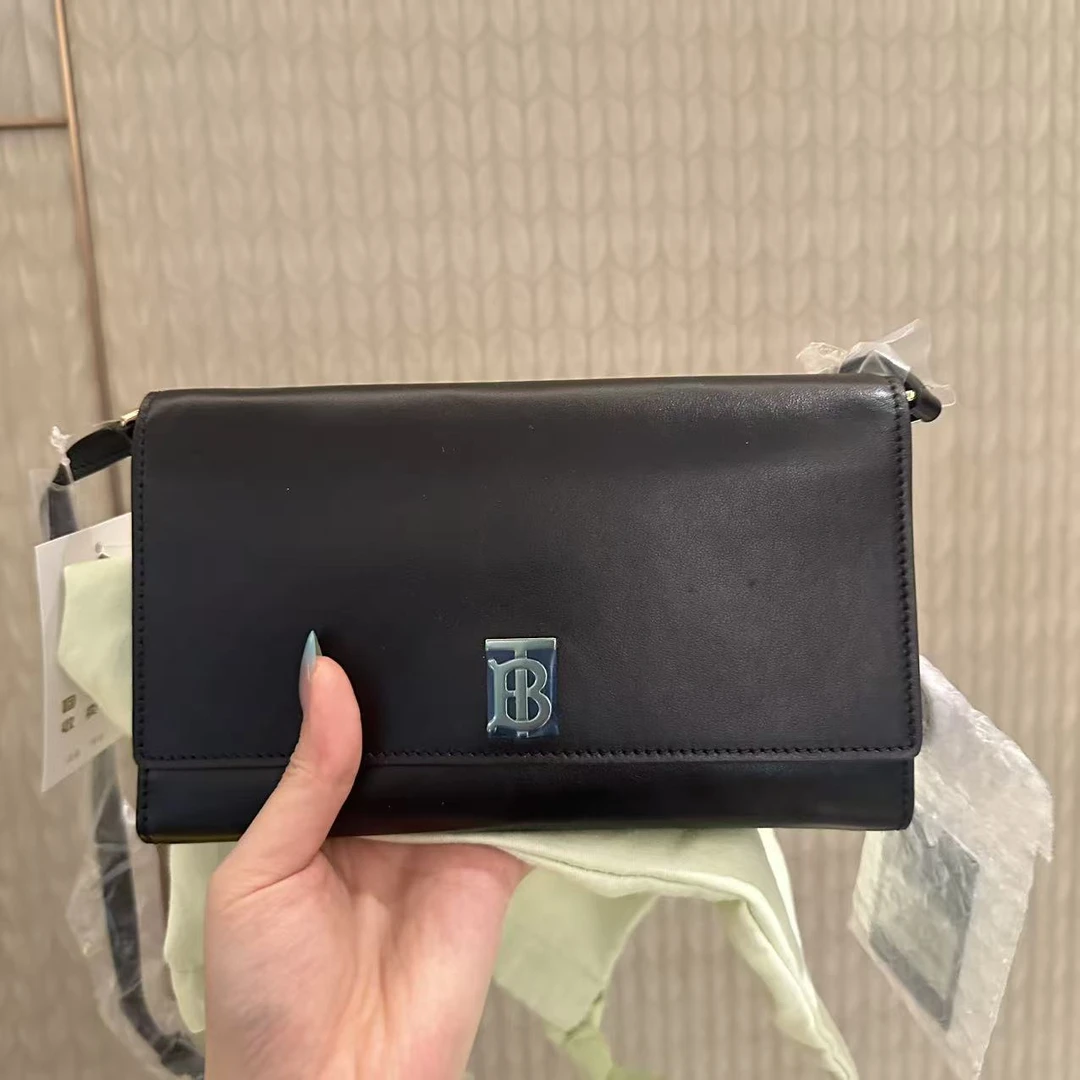 95新 BURBERRY/博柏利 黑银翻盖/二奢包包