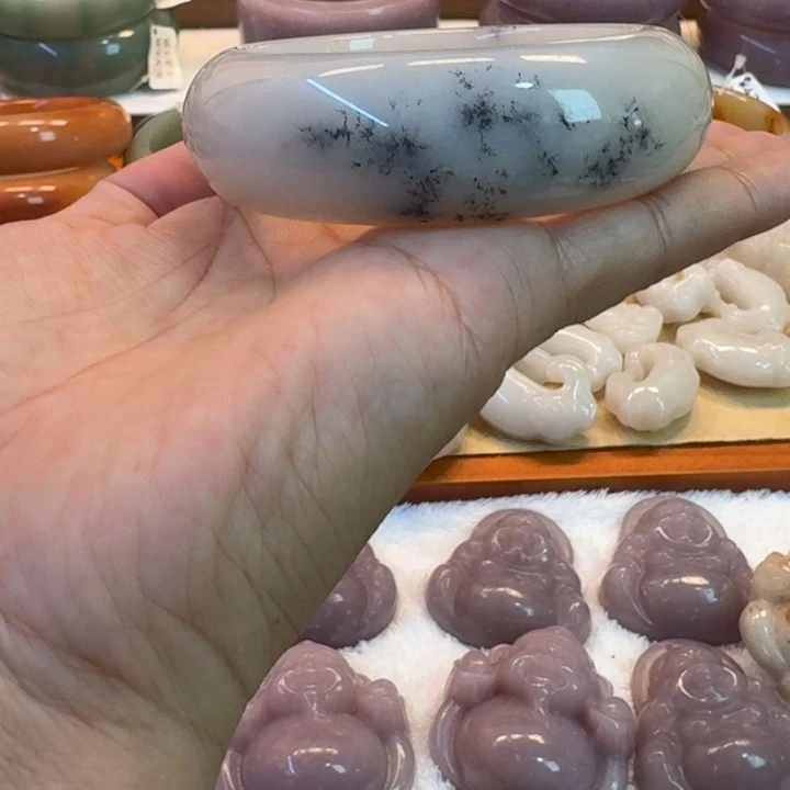 石英岩玉未镶嵌手镯