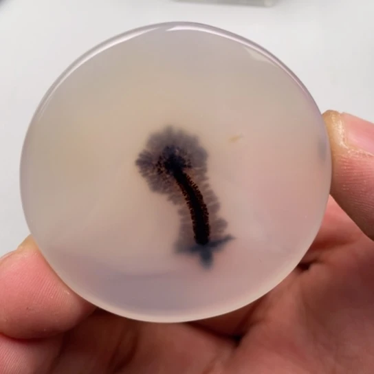 玛瑙/玉髓颈饰未镶嵌田**?