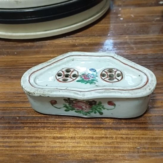 瓷片粉彩陶瓷摆件粉彩陶瓷摆件粉彩陶瓷