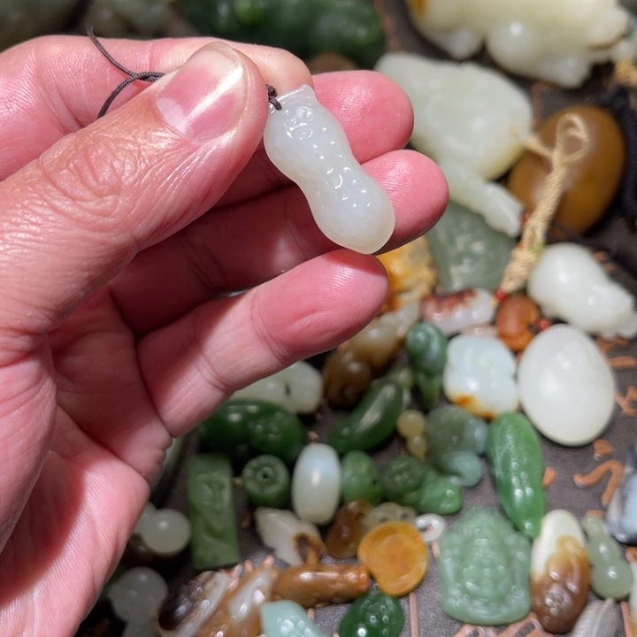 和田玉未镶嵌吊坠(不含链)