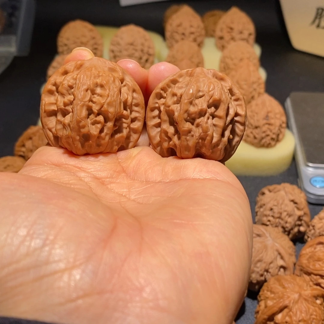 文玩核桃吊坠磐石38