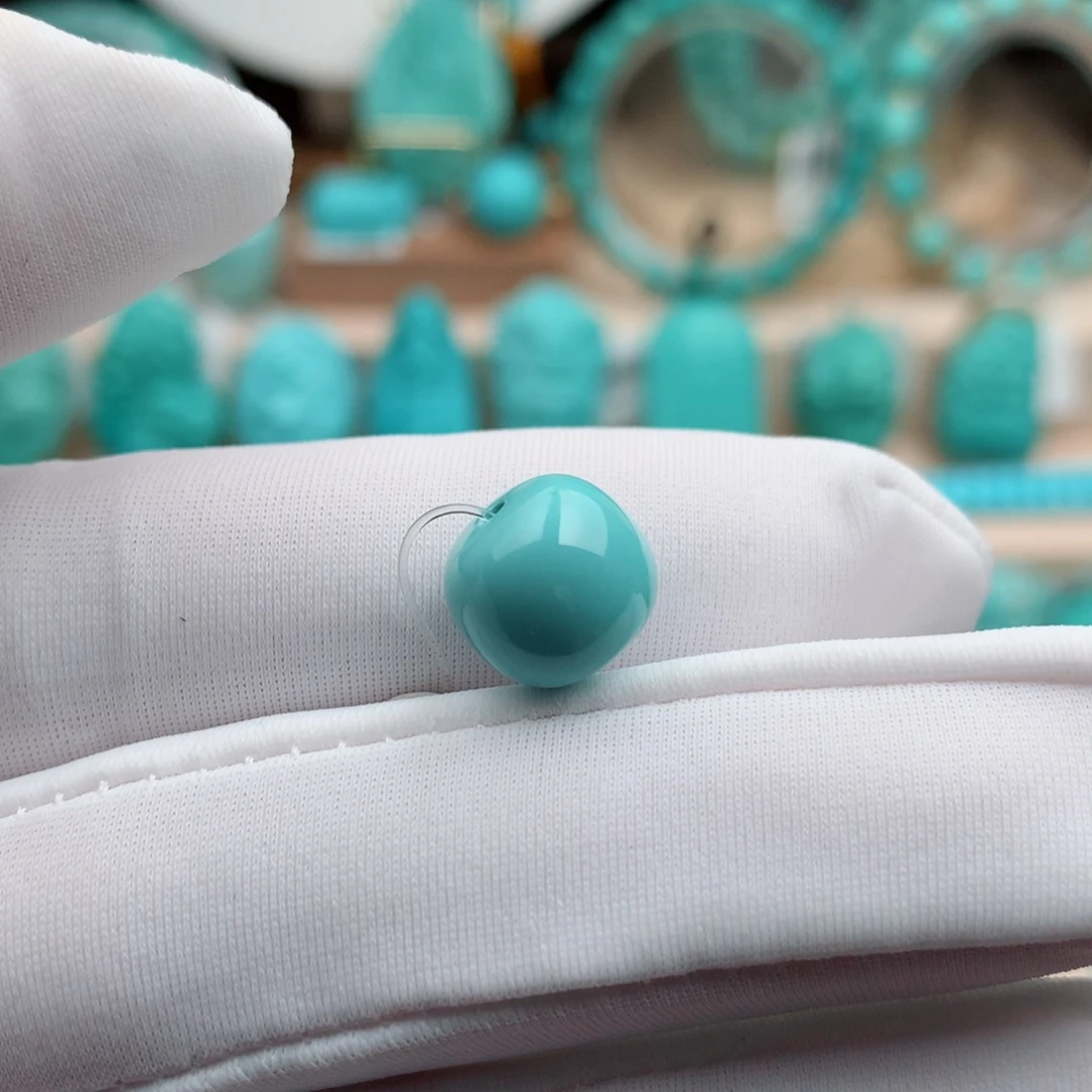 绿松石珠宝奇石未镶嵌三****物10.3x9.3mm